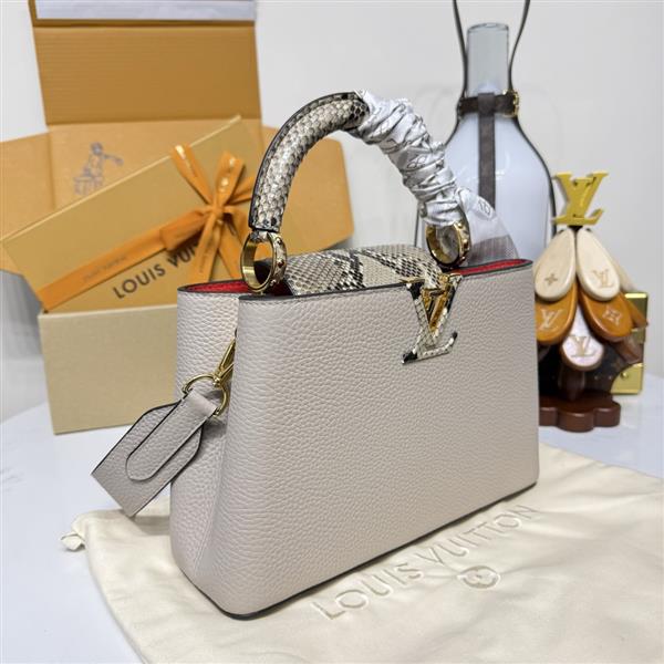 2026120164252881 820